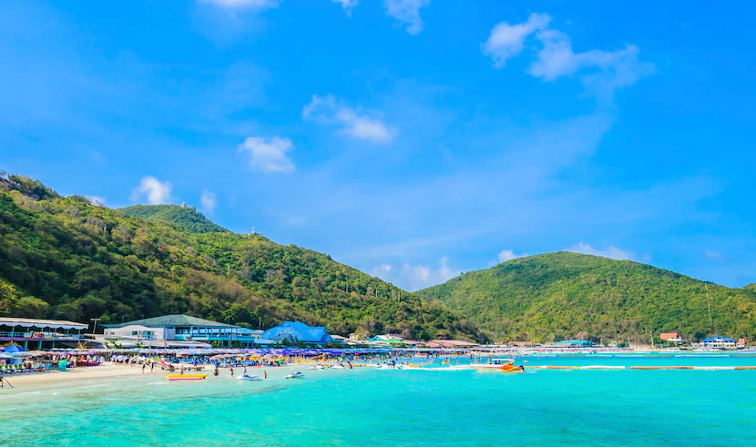 koh larn island tropical beach in pattaya city