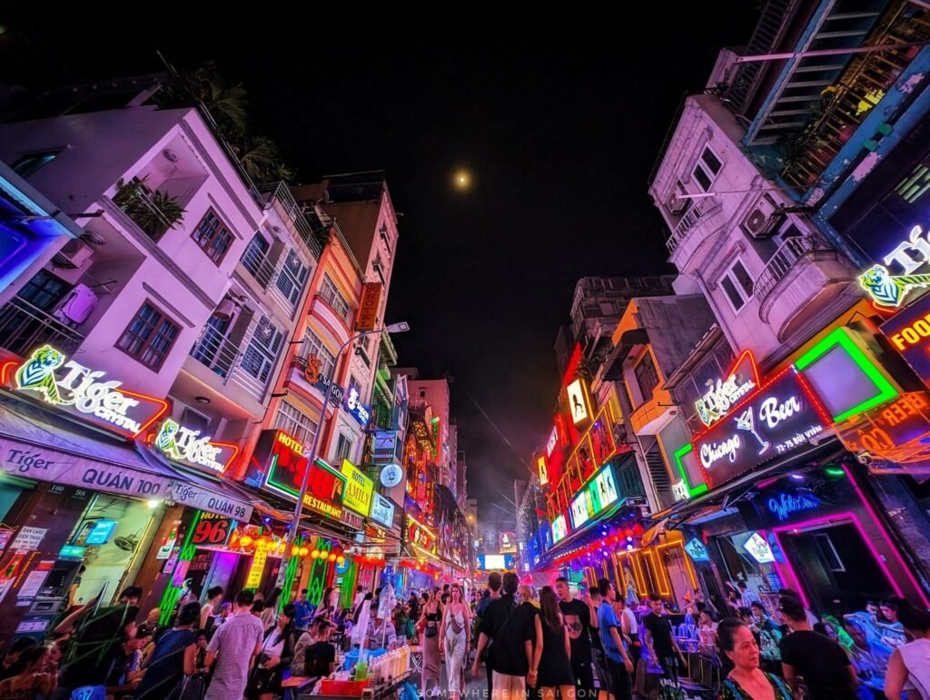 bui-vien---halloween-destination-in-sai-gon---saigon-walking-tour---innoviet-travel